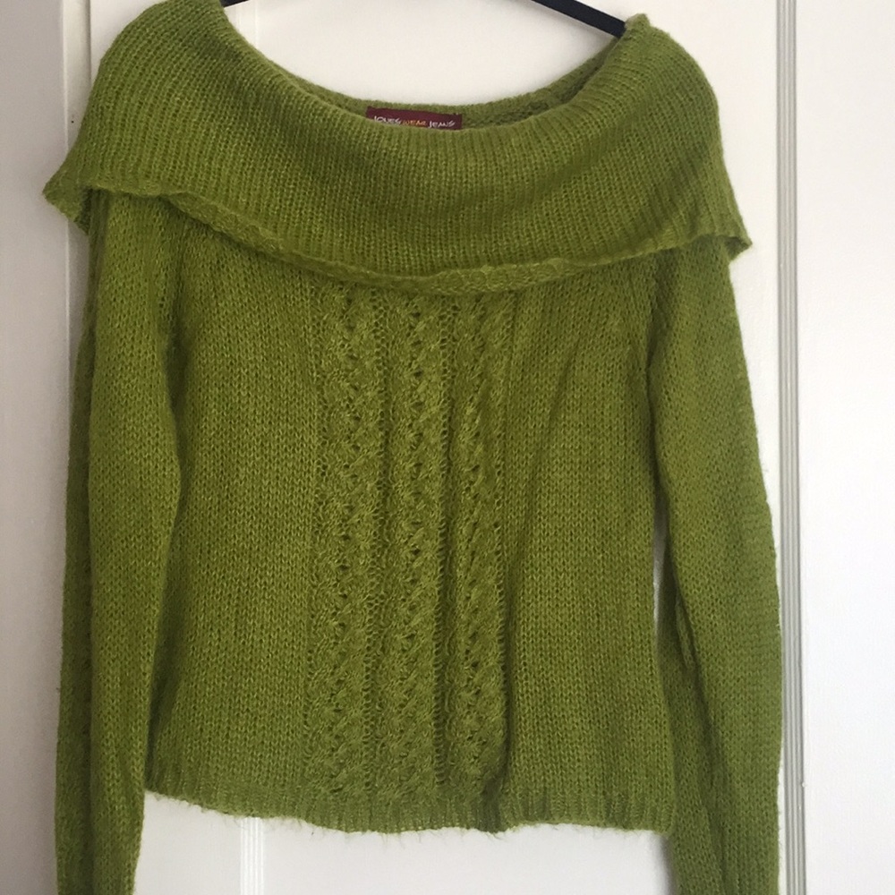 Jones wear sweater